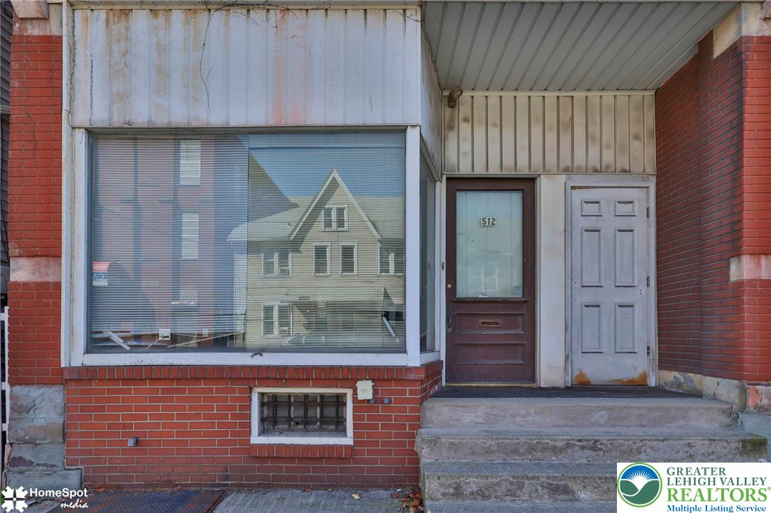 512 East 4th Street Property Photo 3
