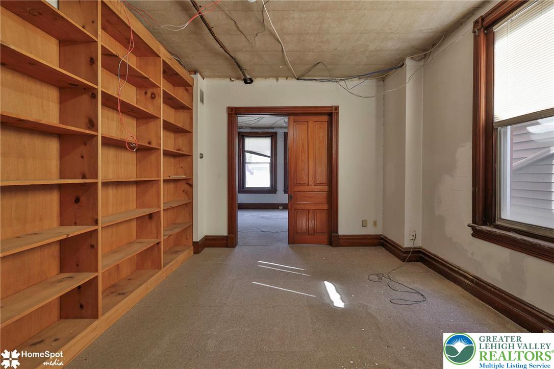 512 East 4th Street Property Photo 4