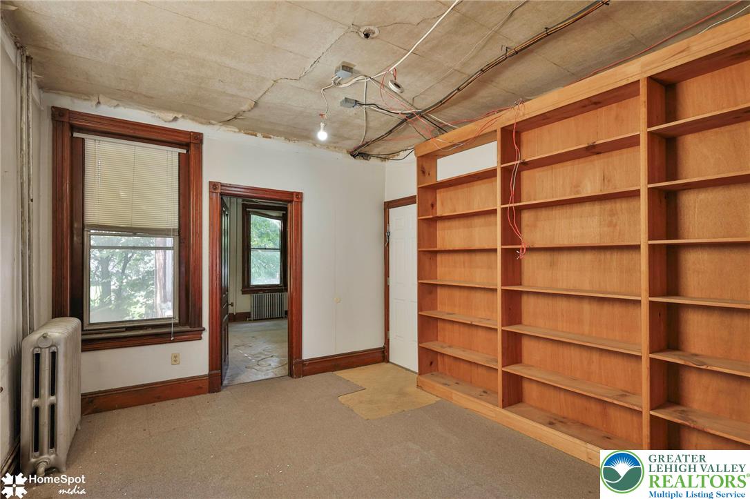 512 East 4th Street Property Photo 5