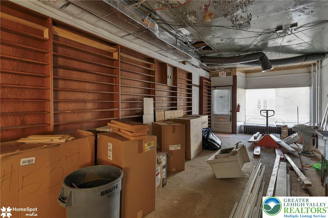 512 East 4th Street Property Photo 9