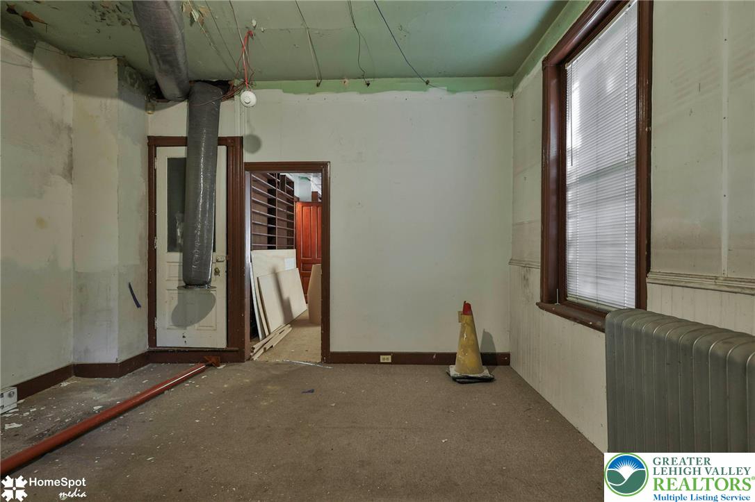512 East 4th Street Property Photo 17