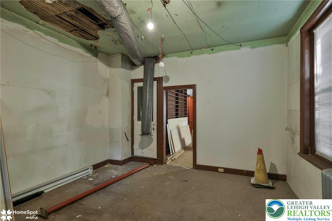 512 East 4th Street Property Photo 18