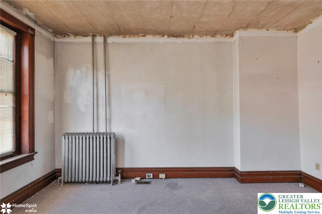 512 East 4th Street Property Photo 33