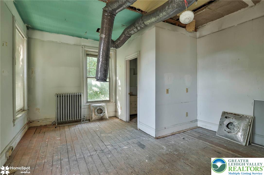 512 East 4th Street Property Photo 40