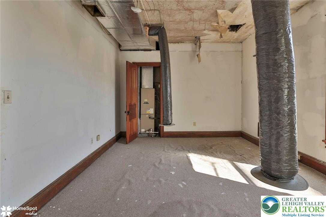 512 East 4th Street Property Photo 43
