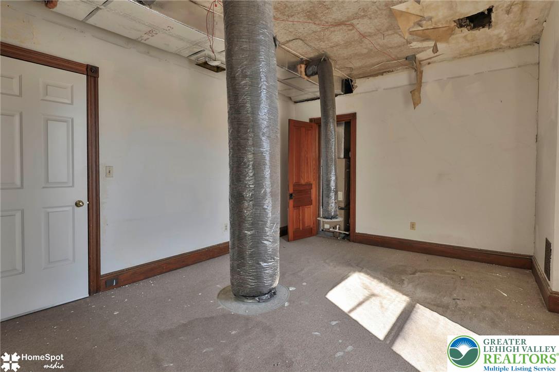 512 East 4th Street Property Photo 44