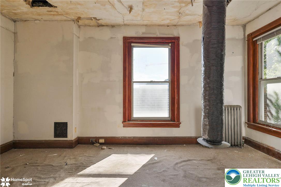 512 East 4th Street Property Photo 46