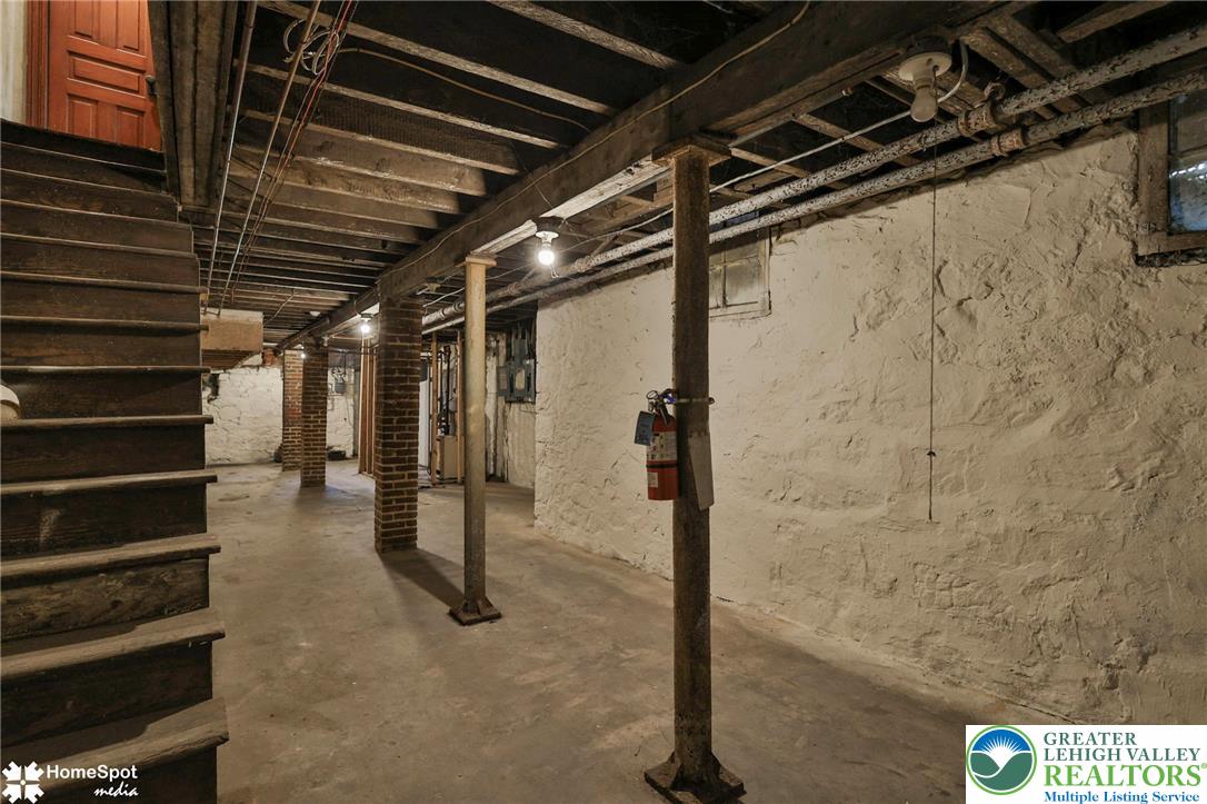 512 East 4th Street Property Photo 49