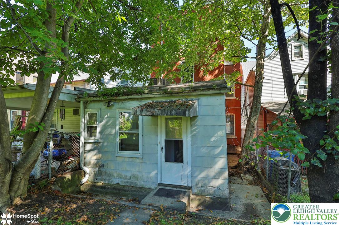 512 East 4th Street Property Photo 59