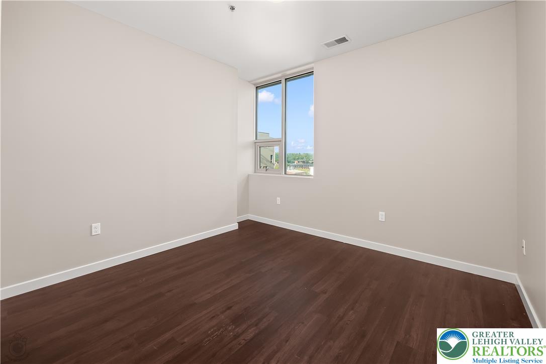 16 Centre Square 5f Property Photo 9