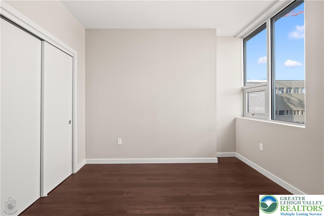 16 Centre Square 5f Property Photo 10