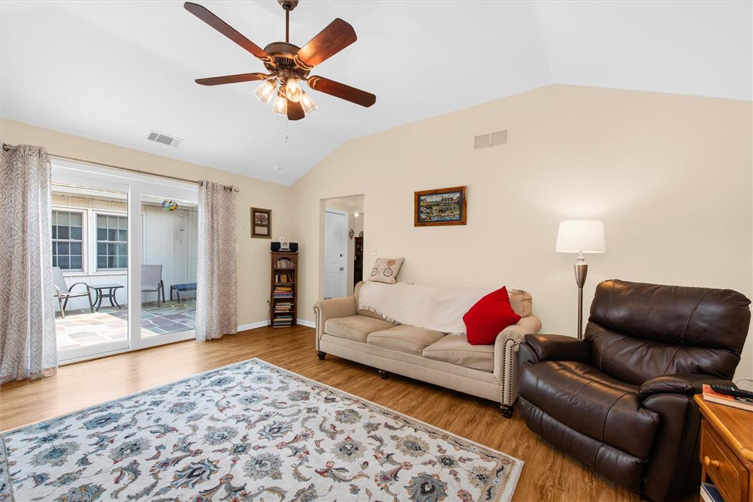 5747 Whitemarsh Drive Property Photo 2