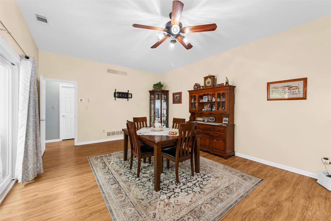 5747 Whitemarsh Drive Property Photo 3