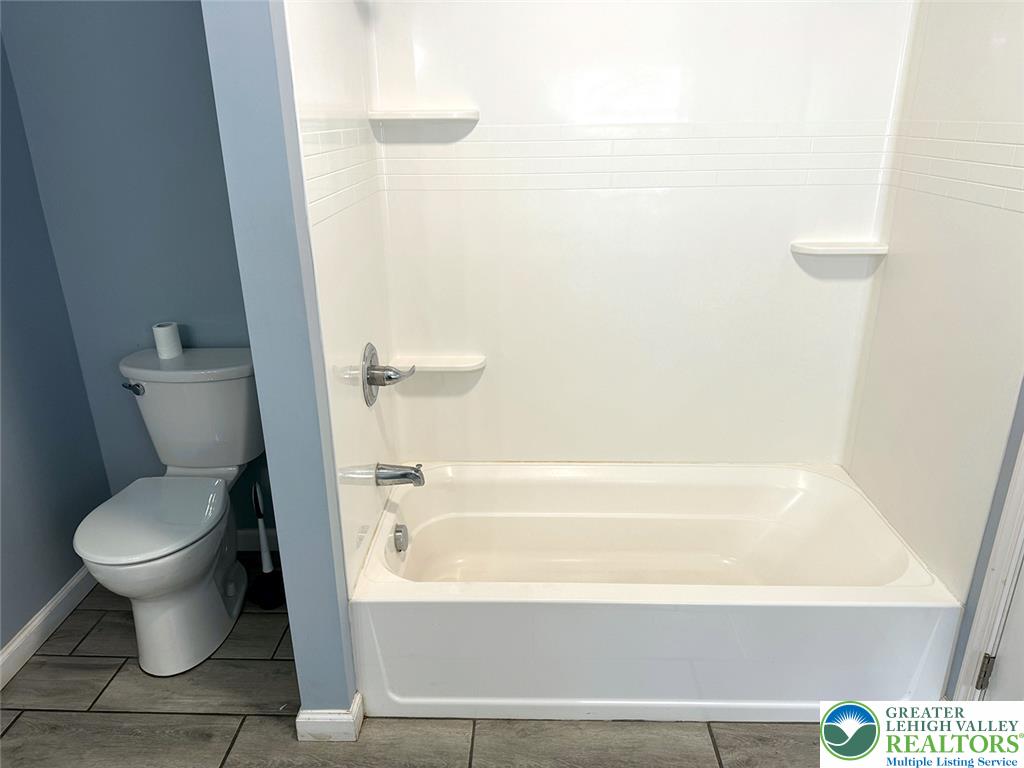 682 Washington Boulevard Property Photo 7