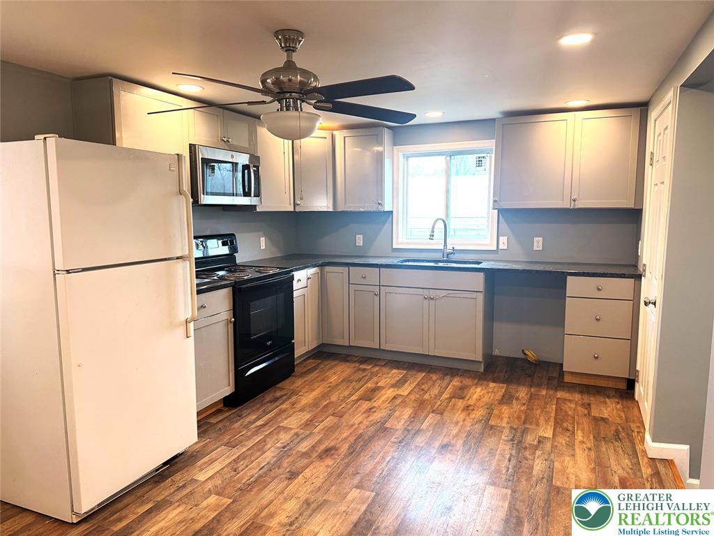 682 Washington Boulevard Property Photo 9