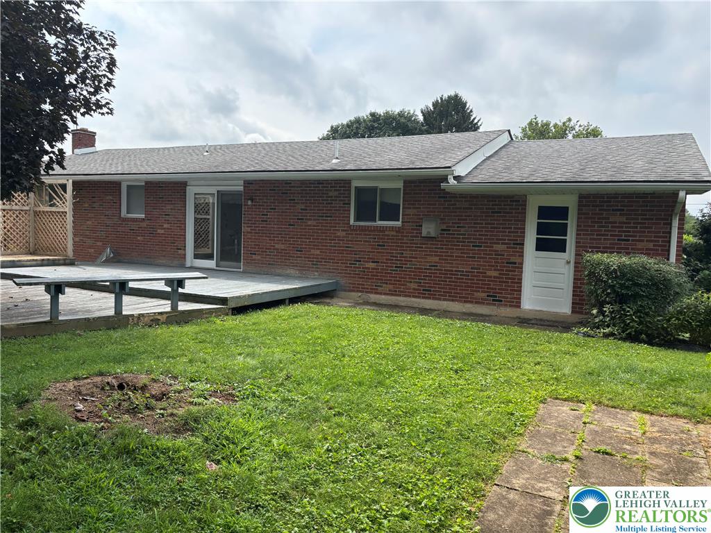7394 Hillcrest Drive Property Photo 3