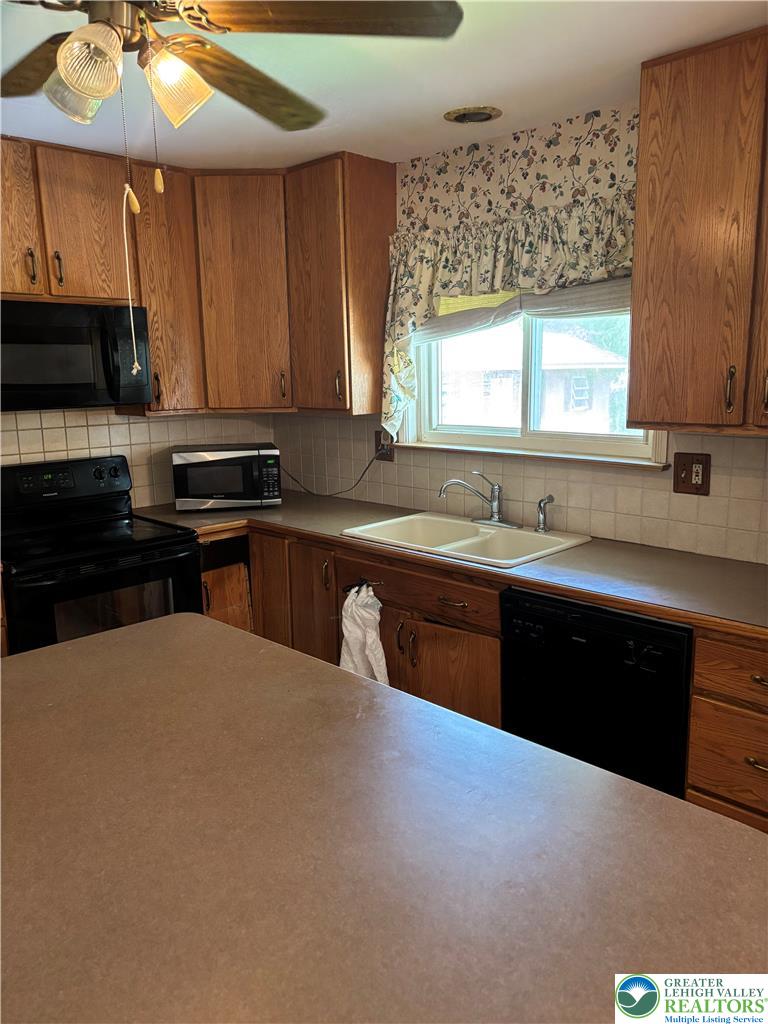 7394 Hillcrest Drive Property Photo 8