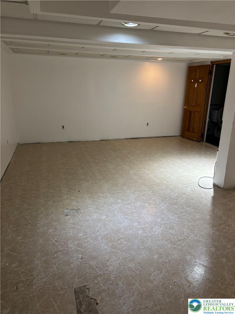 7394 Hillcrest Drive Property Photo 20