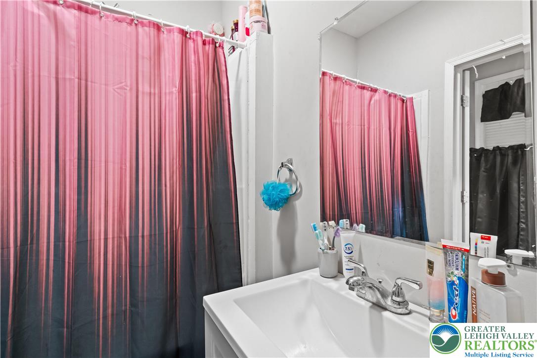 232 North Railroad Street Property Photo 17