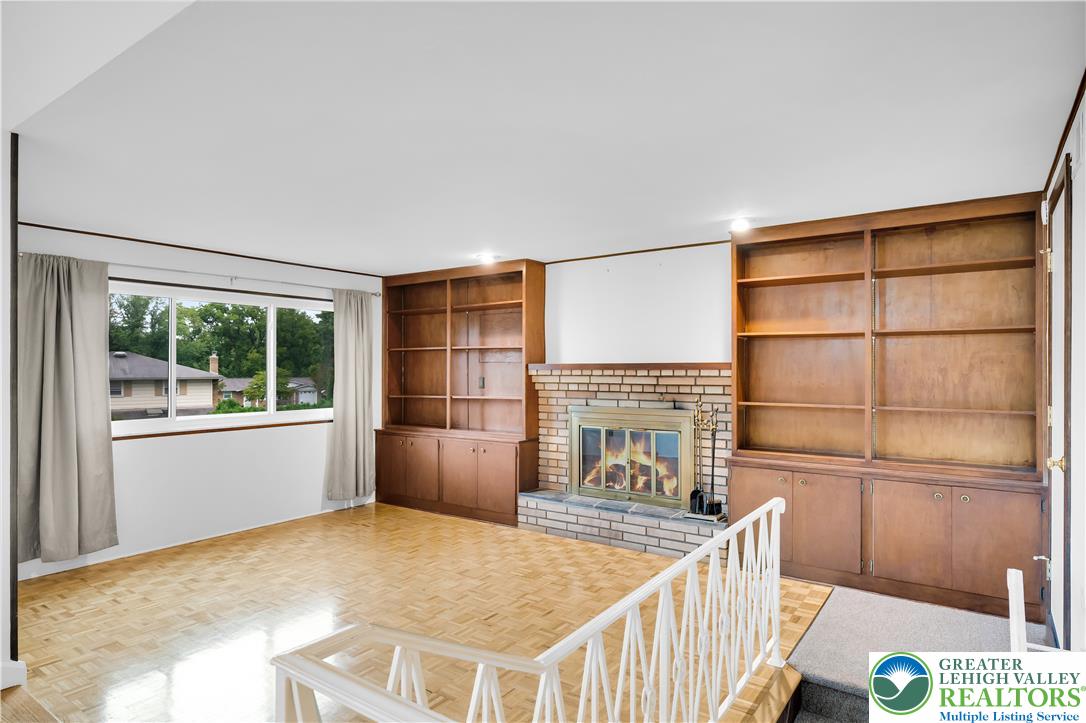 4245 Windsor Place Property Photo 11