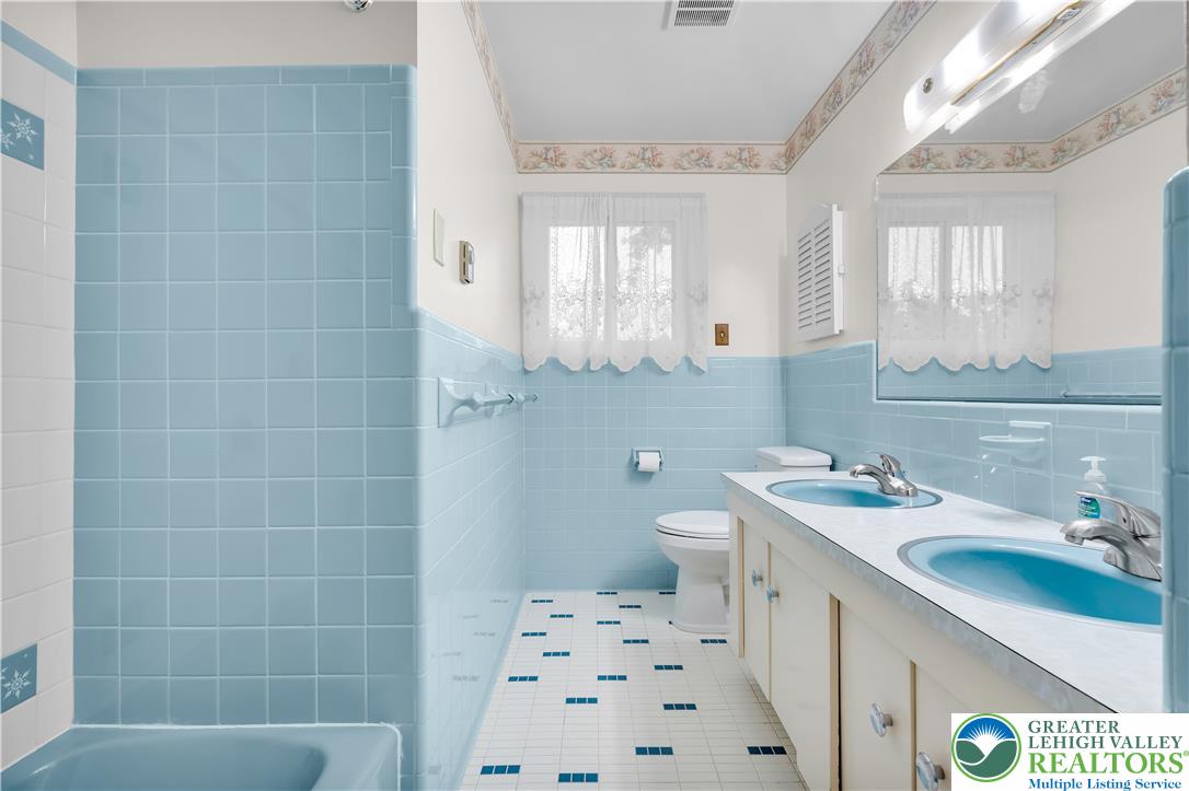 4245 Windsor Place Property Photo 23