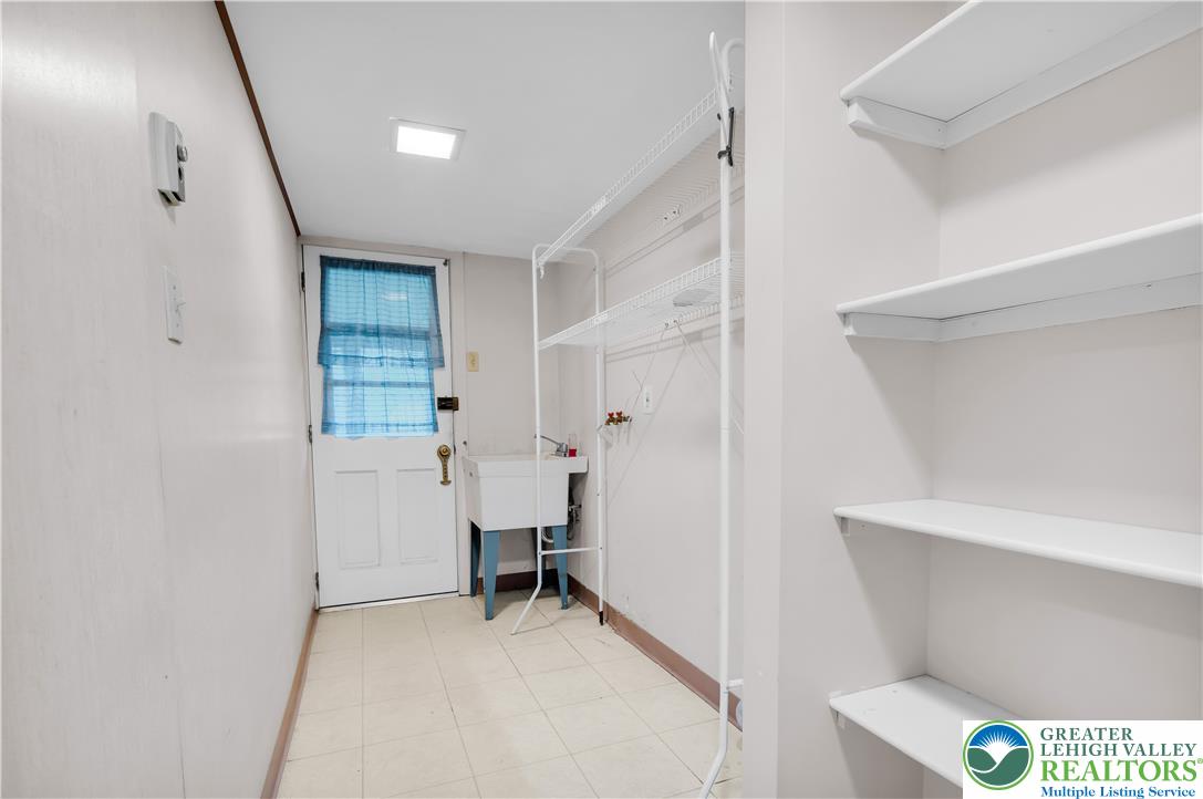 4245 Windsor Place Property Photo 35