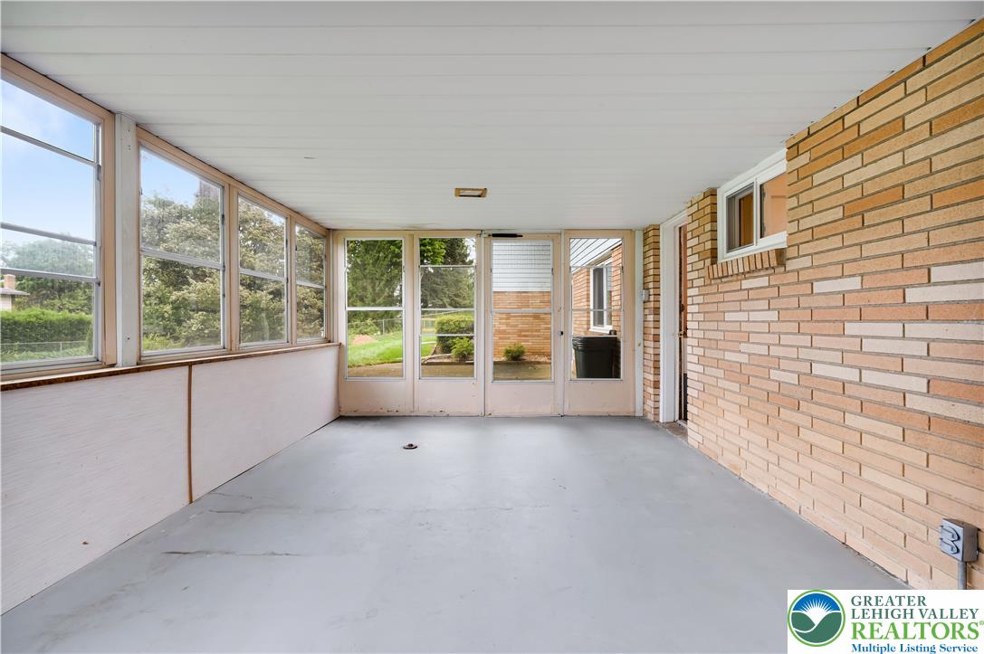4245 Windsor Place Property Photo 38