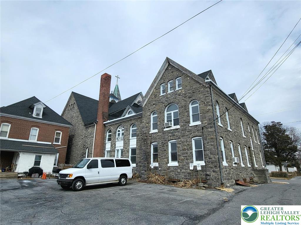 429 Walnut Street 2 Property Photo 15