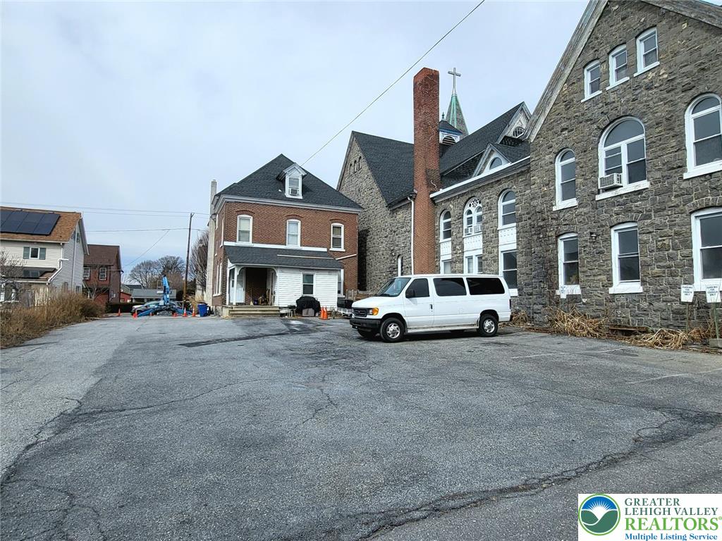429 Walnut Street 2 Property Photo 16