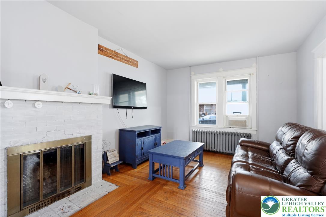 618 West Berwick Street Property Photo 6