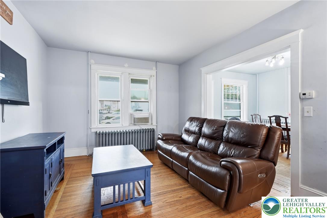 618 West Berwick Street Property Photo 7