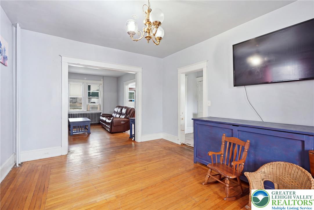 618 West Berwick Street Property Photo 11