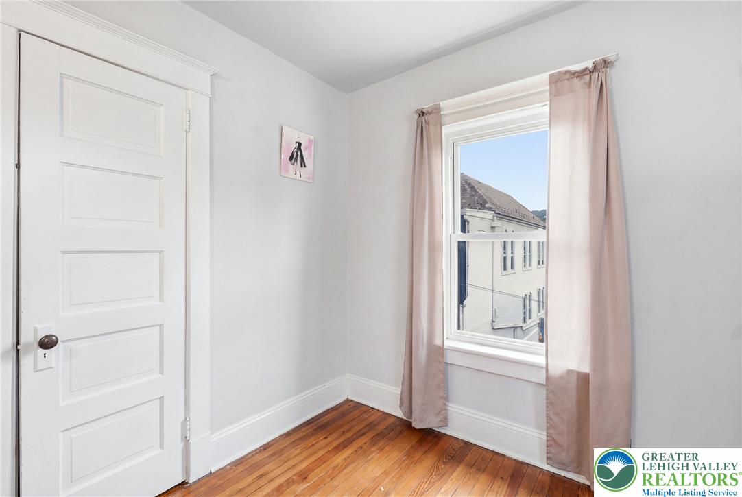 618 West Berwick Street Property Photo 24