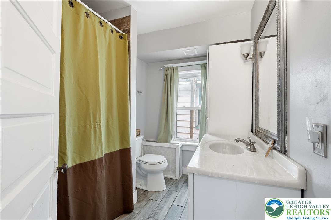 618 West Berwick Street Property Photo 33