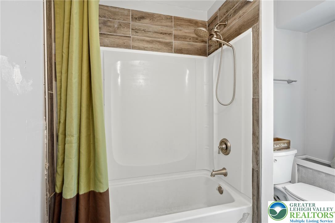618 West Berwick Street Property Photo 34