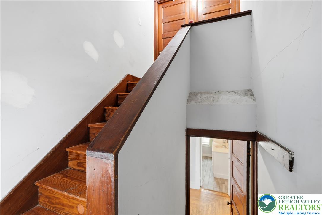 618 West Berwick Street Property Photo 35
