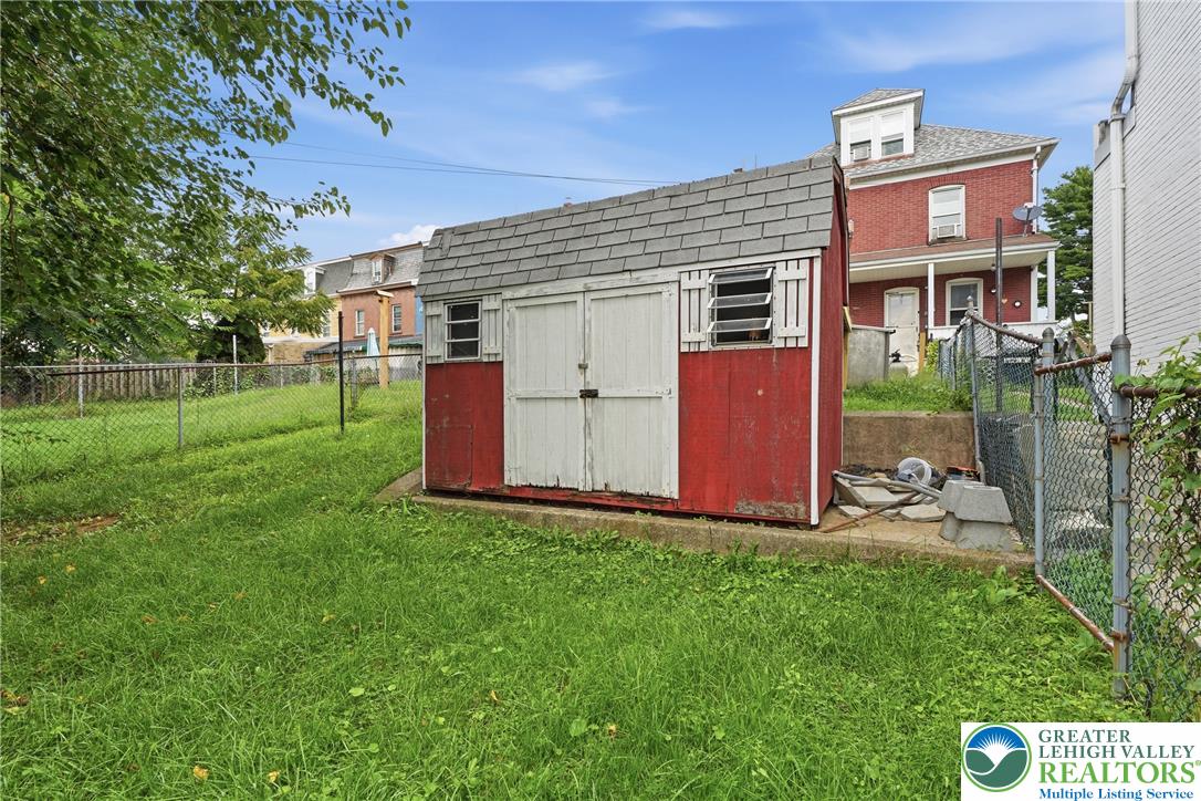 618 West Berwick Street Property Photo 49