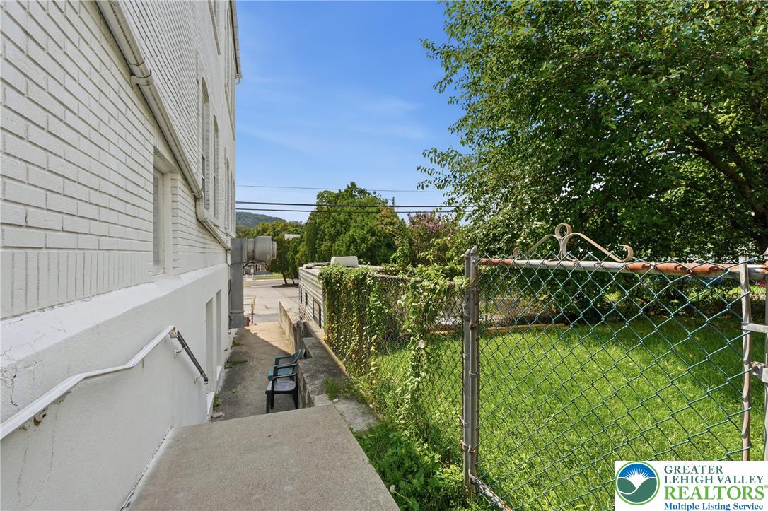 618 West Berwick Street Property Photo 54