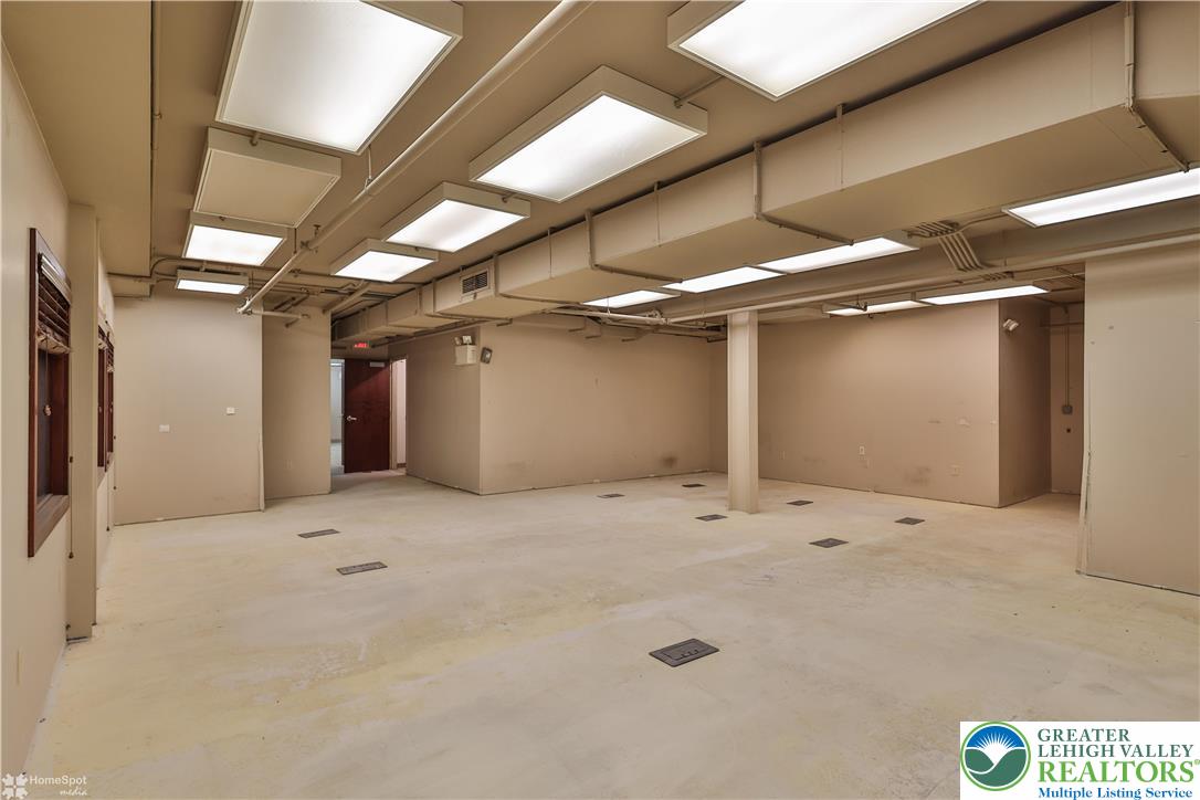 17 West 2nd Street Property Photo 6