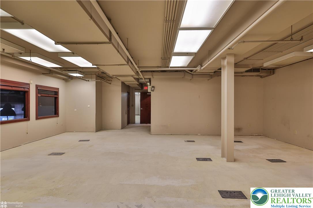 17 West 2nd Street Property Photo 25