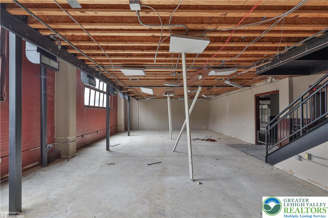 17 West 2nd Street Property Photo 49