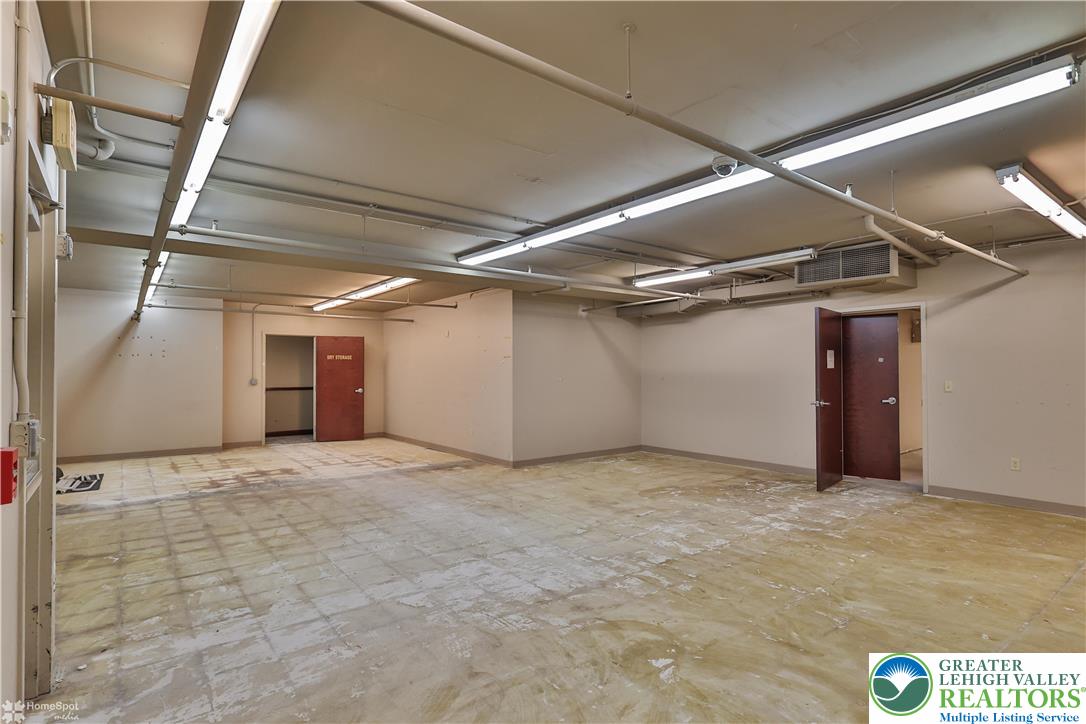 17 West 2nd Street Property Photo 59