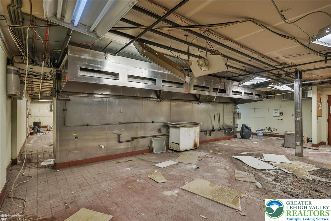17 West 2nd Street Property Photo 67