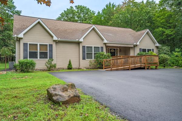 33 Bear Lane Property Photo 4