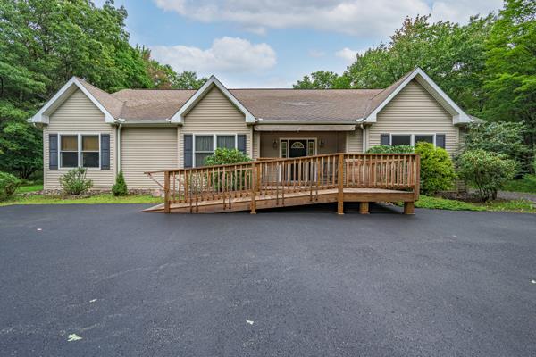 33 Bear Lane Property Photo 9