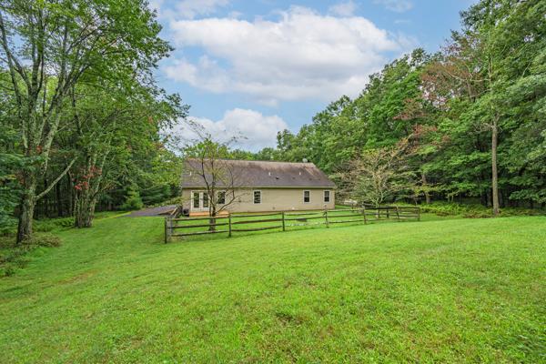 33 Bear Lane Property Photo 12