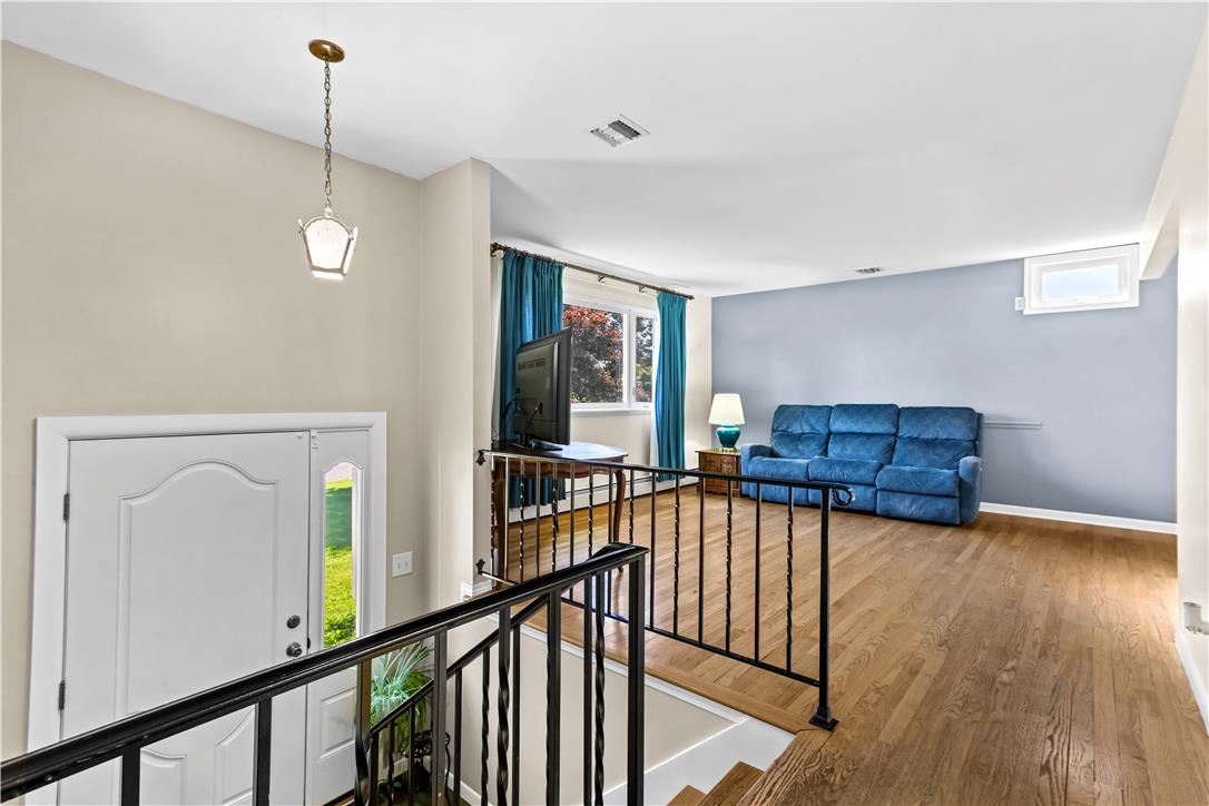 5106 Donna Drive Property Photo 2