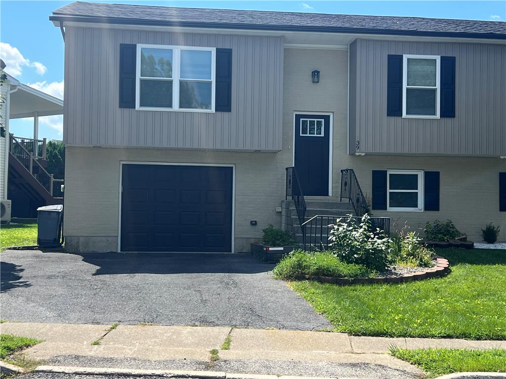 839 Catherine Drive Property Photo 1