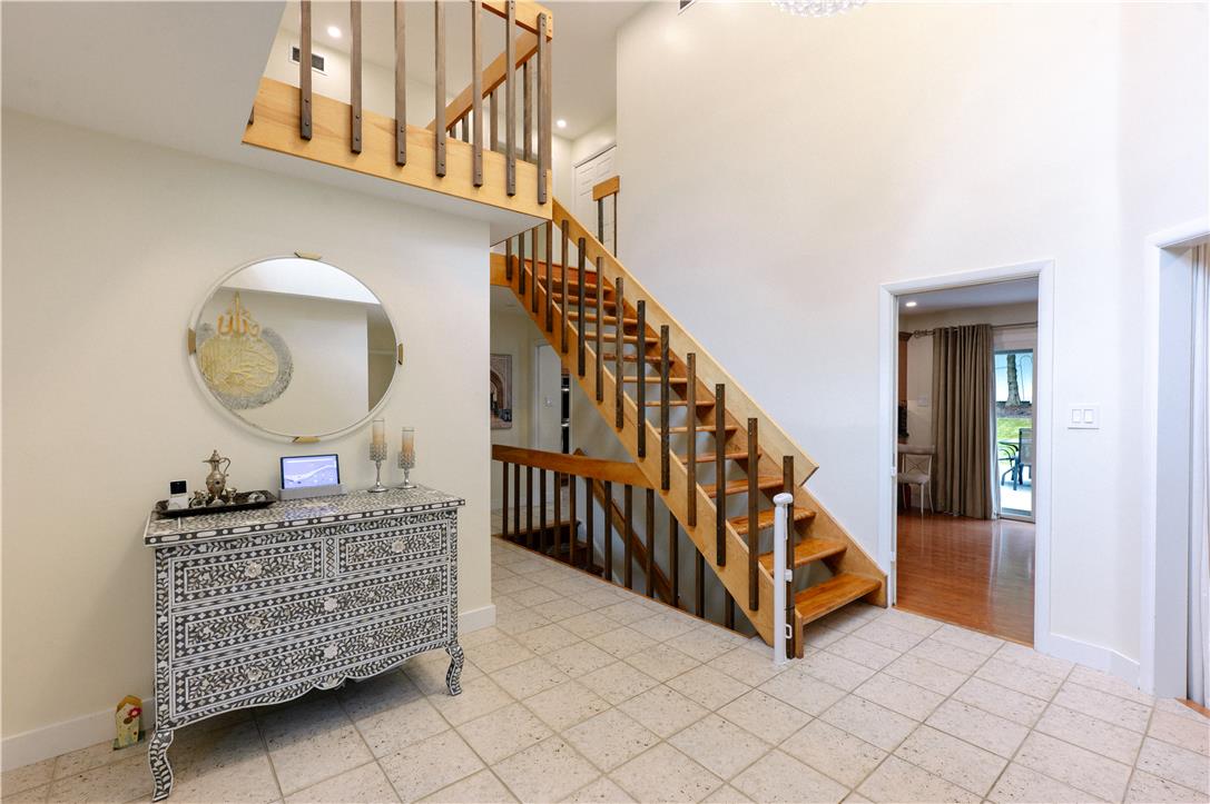 2210 Greenwood Road Property Photo 6
