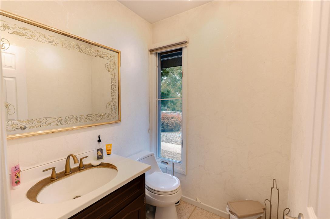 2210 Greenwood Road Property Photo 24